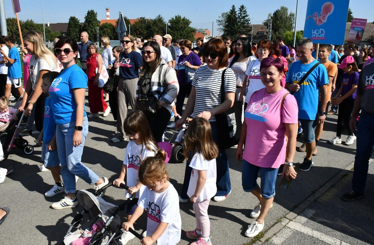Hod za život Slavonski Brod Hod za život Slavonski Brod