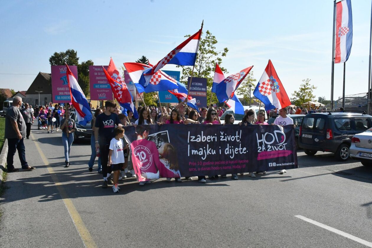 Hod za život Slavonski Brod Hod za život Slavonski Brod