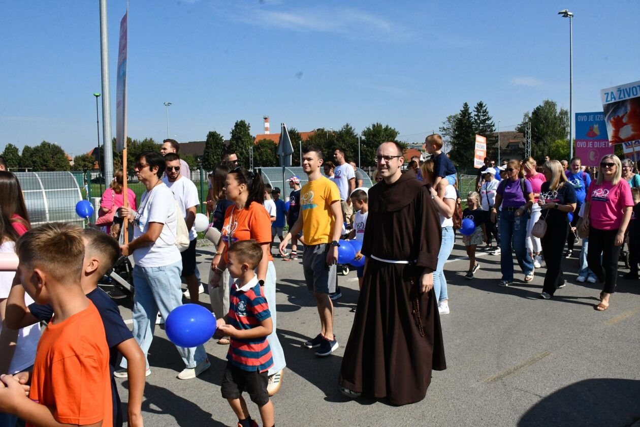 Hod za život Slavonski Brod Hod za život Slavonski Brod