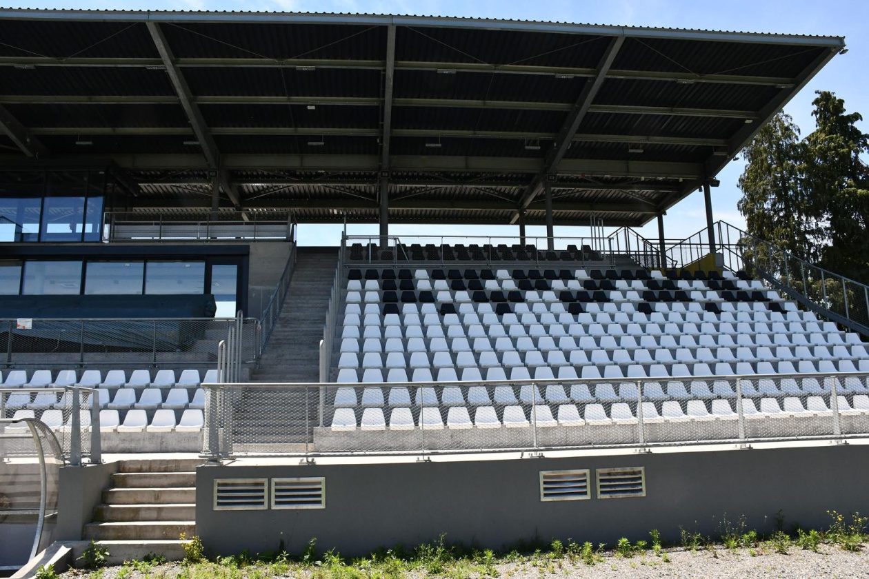 Stadion kraj Save