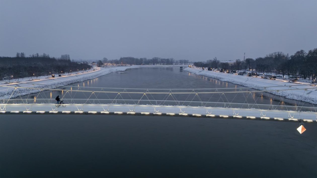 pogled iz zraka nad osijek pod snijegom