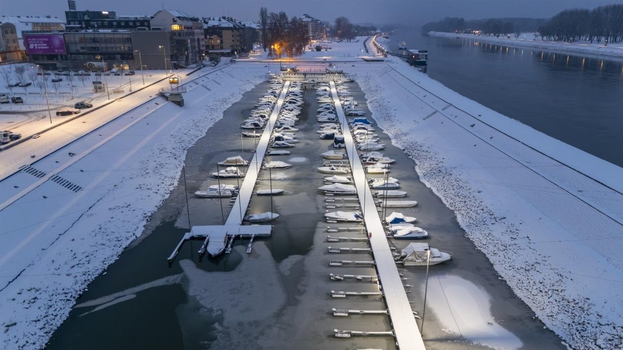 pogled iz zraka nad osijek pod snijegom