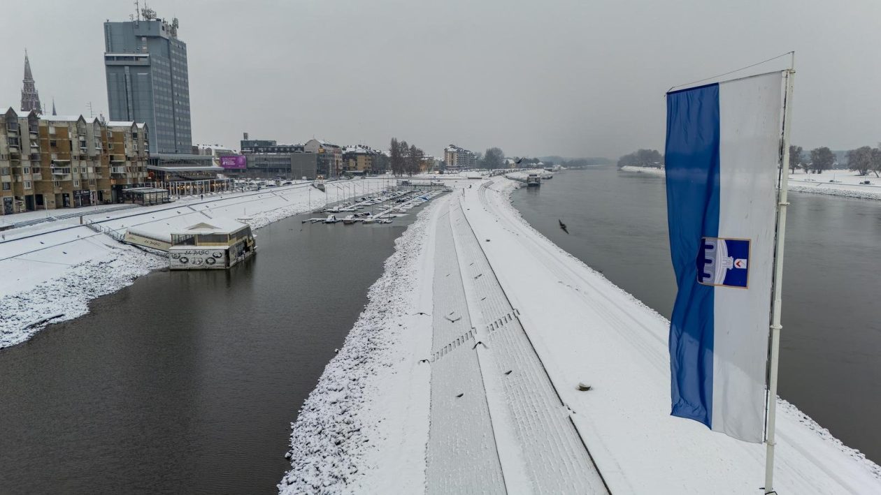 pogled iz zraka nad osijek pod snijegom