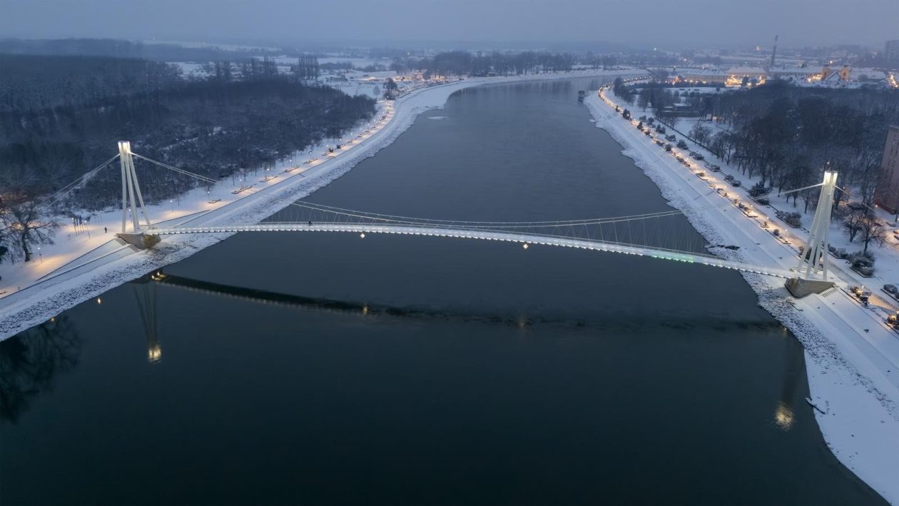 pogled iz zraka nad osijek pod snijegom