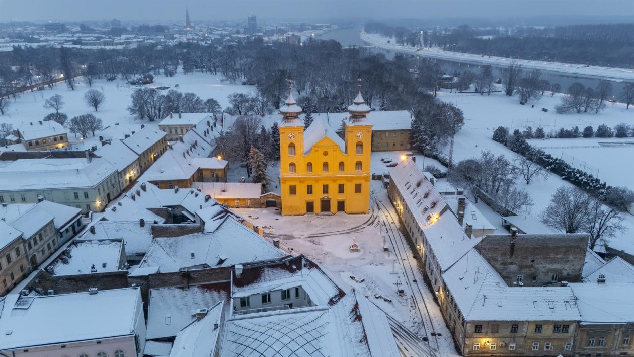 pogled iz zraka nad osijek pod snijegom