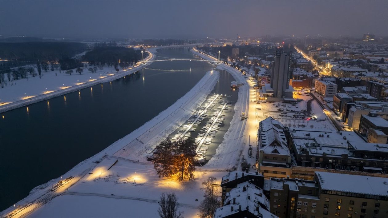 pogled iz zraka nad osijek pod snijegom