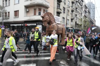 Beograd: Službeno počeo najveći prosvjed u Srbiji “15. za 15”