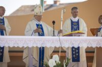 Misno slavlje u svetištu Gospe od Utočišta u Aljmašu na blagdan Velike Gospe Misno slavlje u svetištu Gospe od Utočišta u Aljmašu na blagdan Velike Gospe