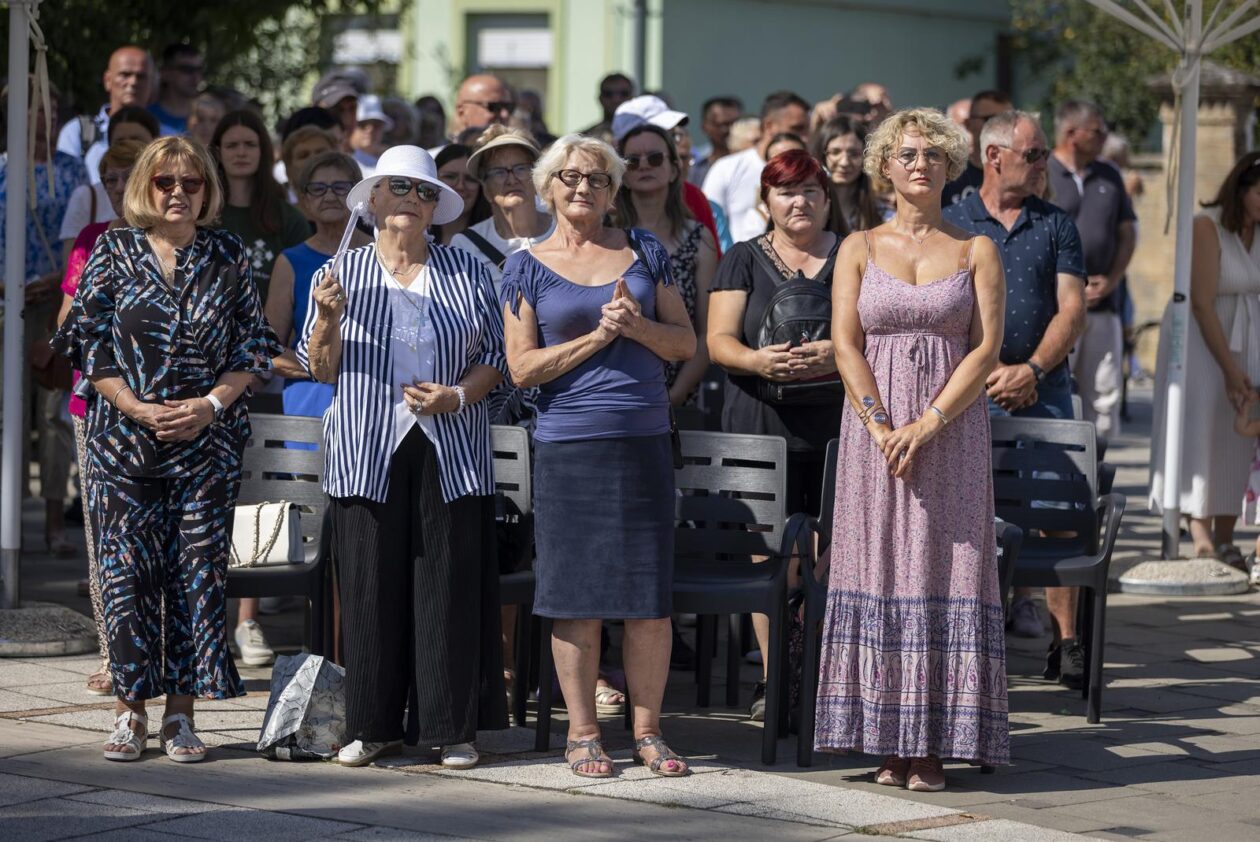 Misno slavlje u svetištu Gospe od Utočišta u Aljmašu na blagdan Velike Gospe Misno slavlje u svetištu Gospe od Utočišta u Aljmašu na blagdan Velike Gospe