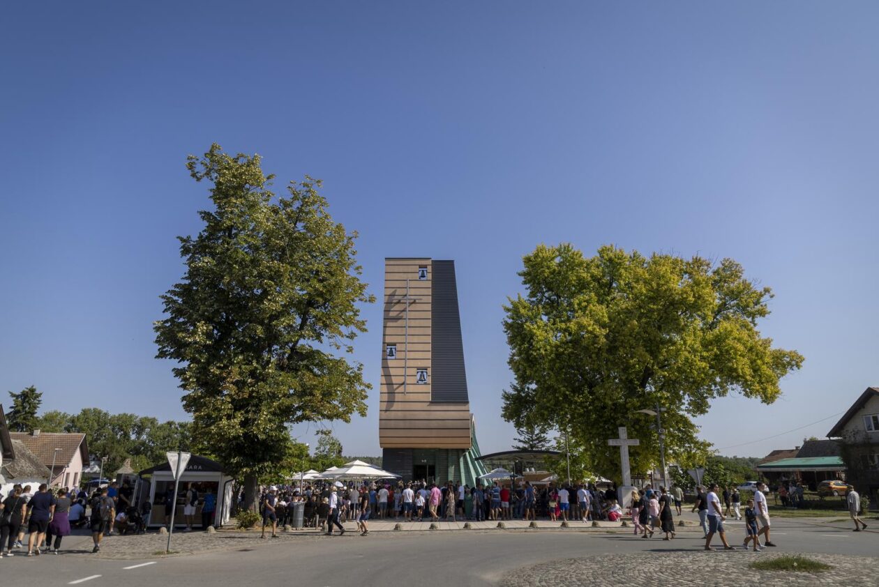 Misno slavlje u svetištu Gospe od Utočišta u Aljmašu na blagdan Velike Gospe Misno slavlje u svetištu Gospe od Utočišta u Aljmašu na blagdan Velike Gospe