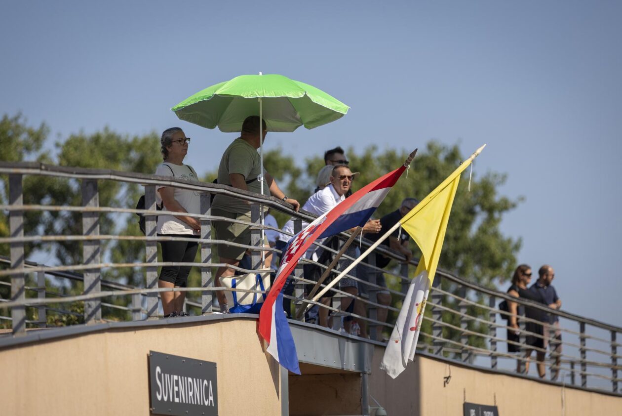 Misno slavlje u svetištu Gospe od Utočišta u Aljmašu na blagdan Velike Gospe Misno slavlje u svetištu Gospe od Utočišta u Aljmašu na blagdan Velike Gospe