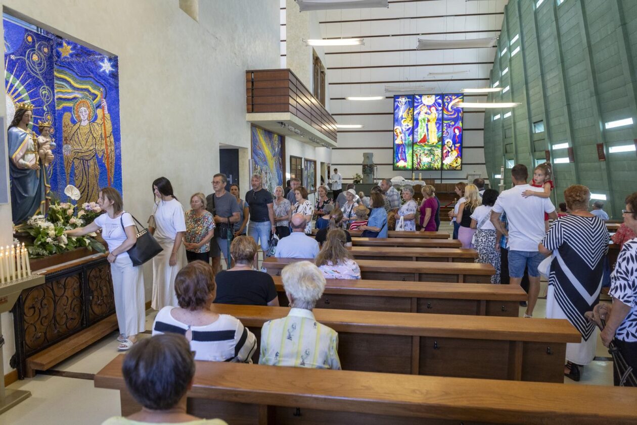 Misno slavlje u svetištu Gospe od Utočišta u Aljmašu na blagdan Velike Gospe Misno slavlje u svetištu Gospe od Utočišta u Aljmašu na blagdan Velike Gospe