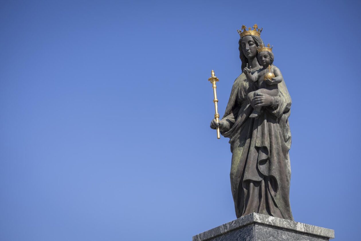 Misno slavlje u svetištu Gospe od Utočišta u Aljmašu na blagdan Velike Gospe Misno slavlje u svetištu Gospe od Utočišta u Aljmašu na blagdan Velike Gospe