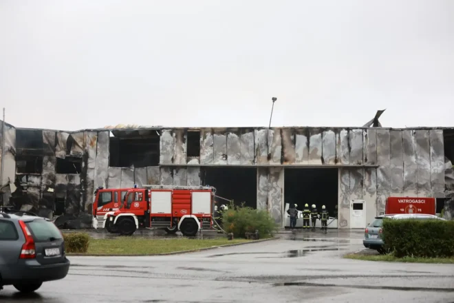Izgorena skladišta u Osijeku