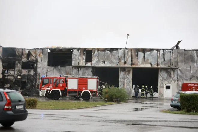 Izgorena skladišta u Osijeku