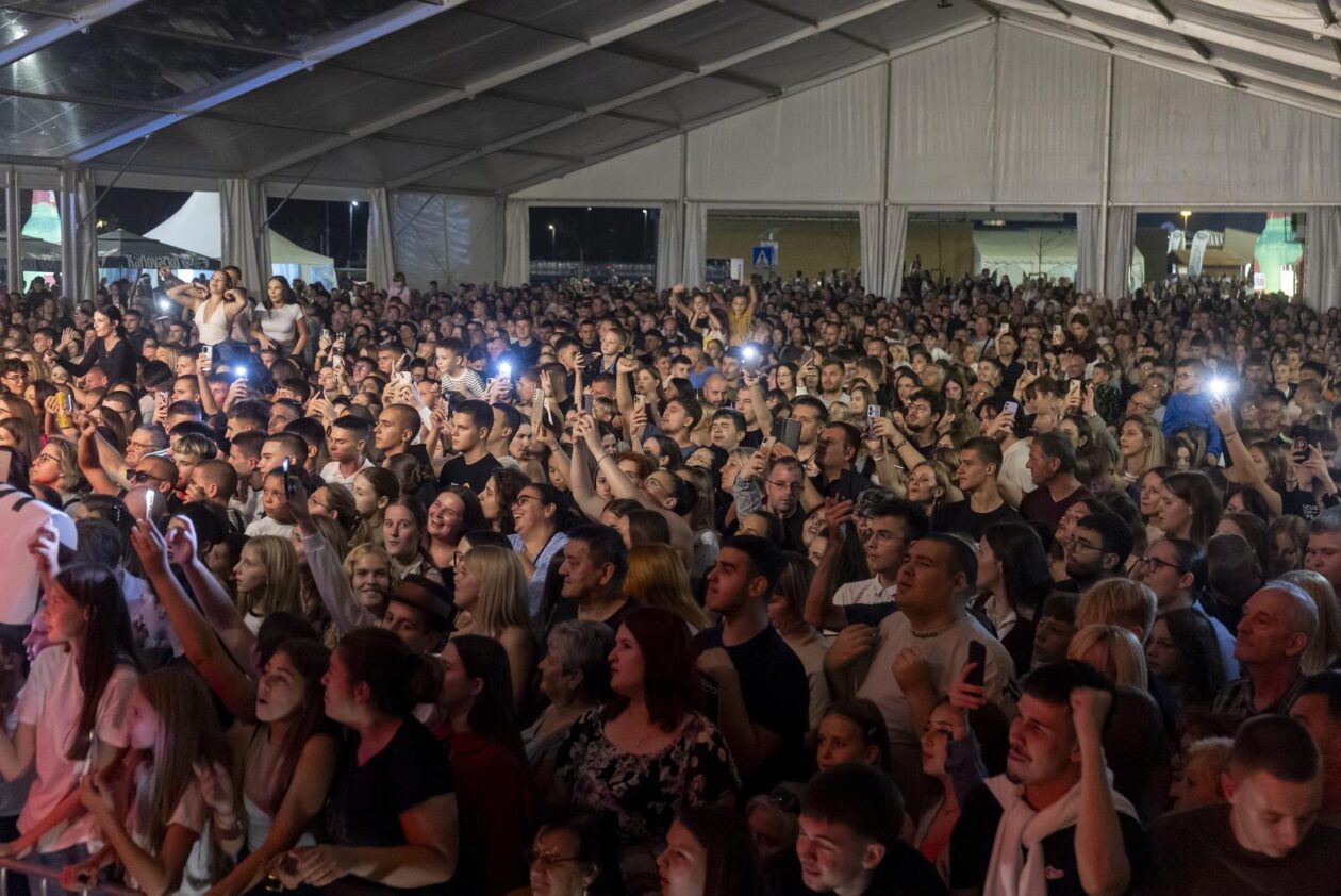 Koncert Maje Šuput na 60. Vinkovačkim jesenima Koncert Maje Šuput na 60. Vinkovačkim jesenima