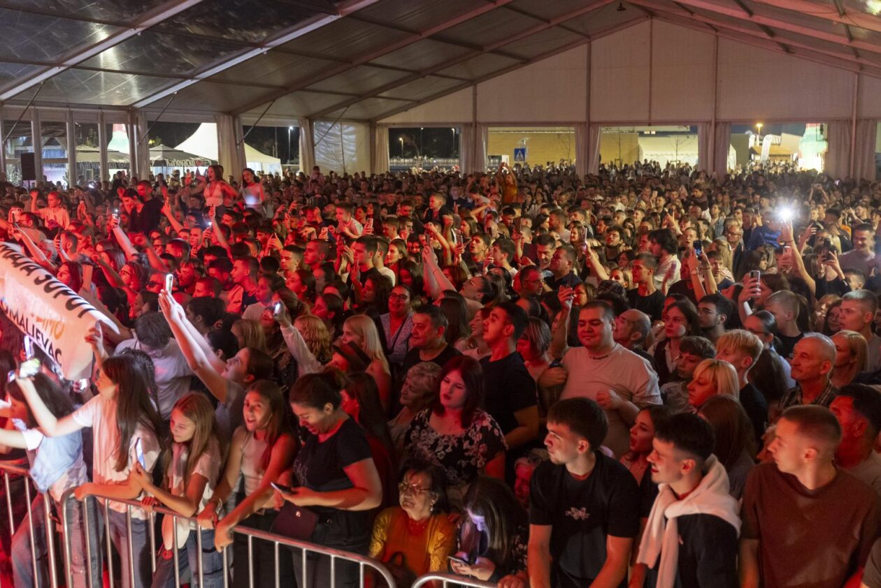 Koncert Maje Šuput na 60. Vinkovačkim jesenima Koncert Maje Šuput na 60. Vinkovačkim jesenima