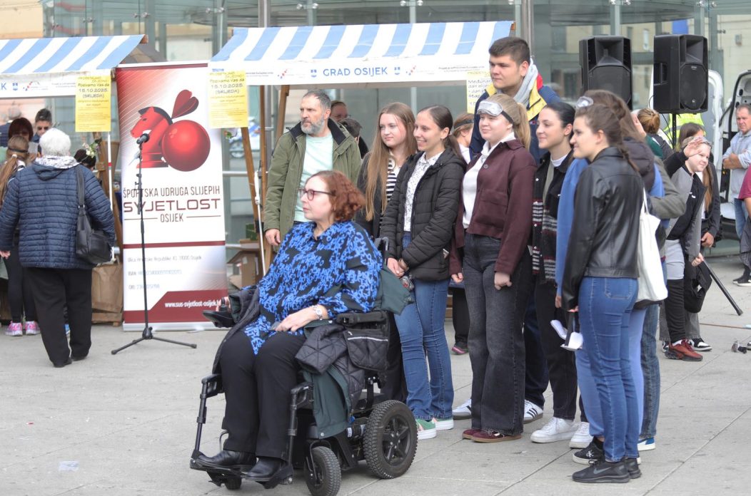 Akcija “Prošetajmo zajedno” Akcija “Prošetajmo zajedno”