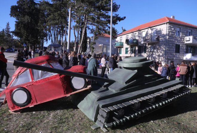 Zagvozd: Učenici osnovne škole i ove godine napravili zanimljive makete vezane uz žrtvu Vukovara i drugih slavonskih gradova