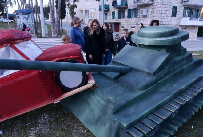Zagvozd: Učenici osnovne škole i ove godine napravili zanimljive makete vezane uz žrtvu Vukovara i drugih slavonskih gradova