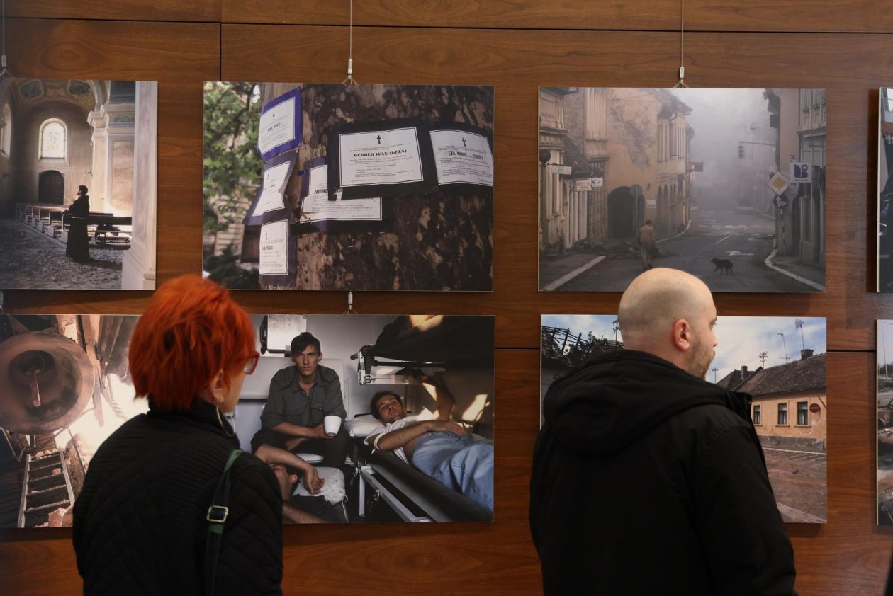 Vukovar: Otvorenje multimedijalne izložbe ratne fotografije “Vukovar 91”