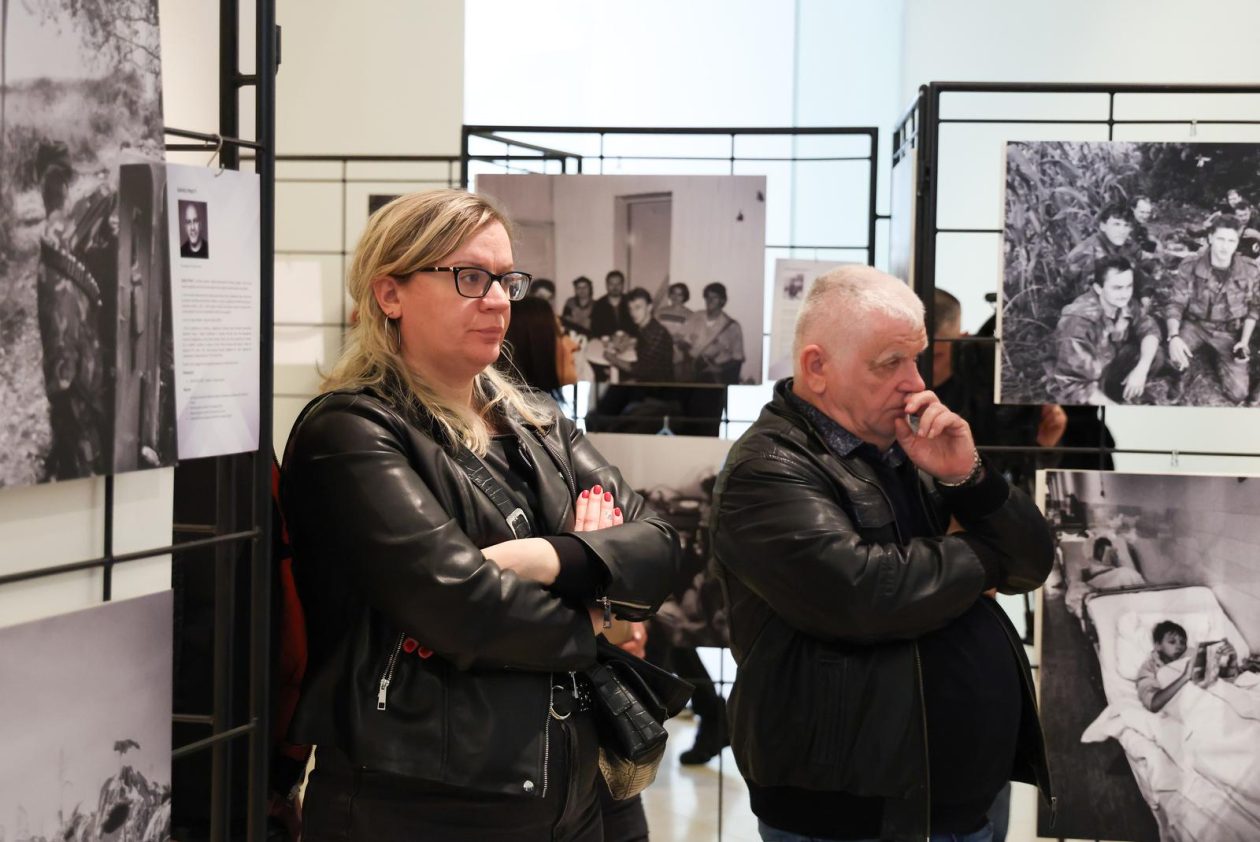 Vukovar: Otvorenje multimedijalne izložbe ratne fotografije “Vukovar 91”