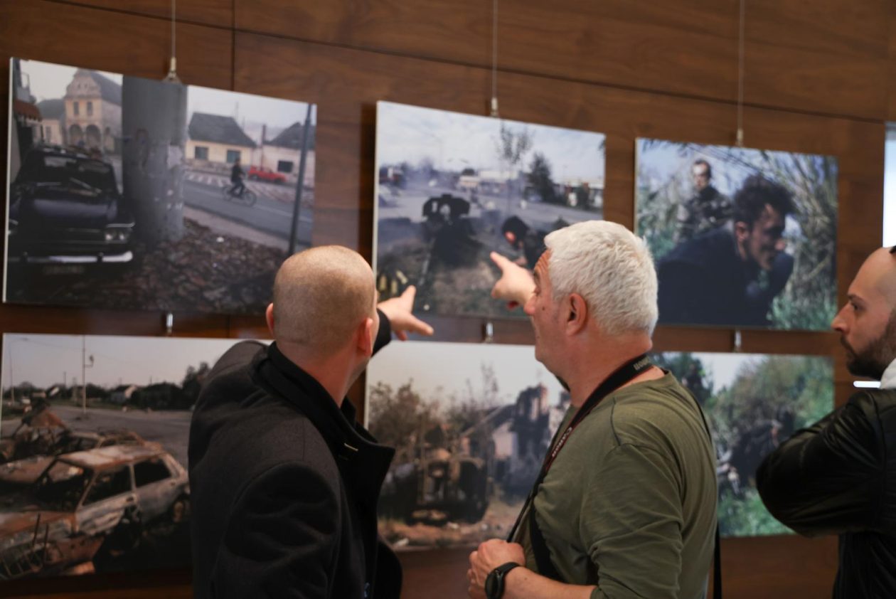 Vukovar: Otvorenje multimedijalne izložbe ratne fotografije “Vukovar 91”