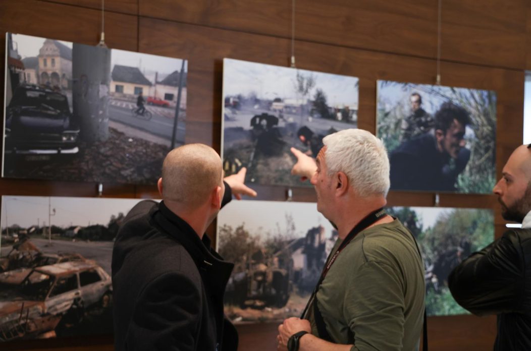 Vukovar: Otvorenje multimedijalne izložbe ratne fotografije “Vukovar 91”