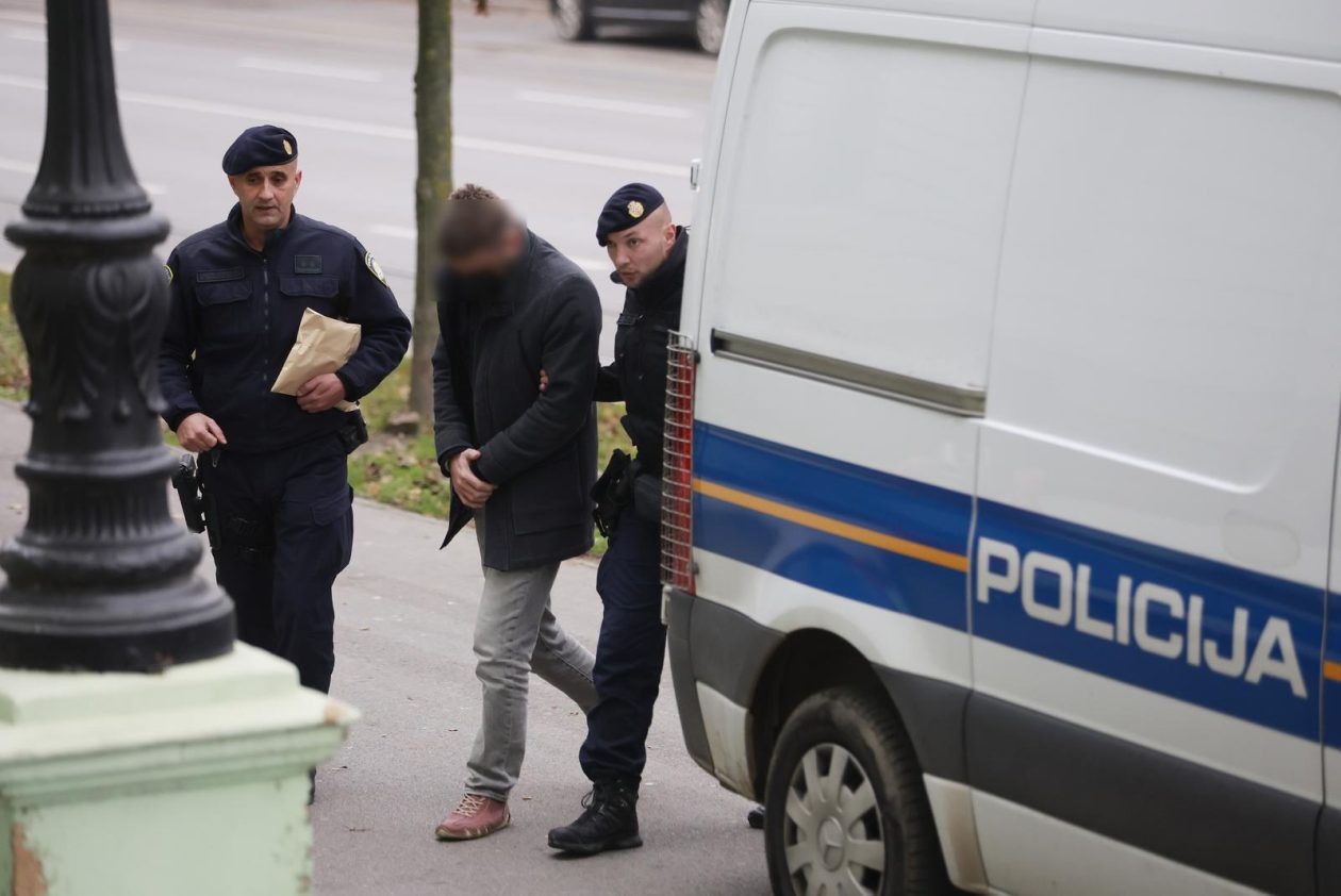 Osijek: Privođenje osumnjičenog zdravstvenog djelatnika kod istražnog sudca. Osijek: Privođenje osumnjičenog zdravstvenog djelatnika kod istražnog sudca.