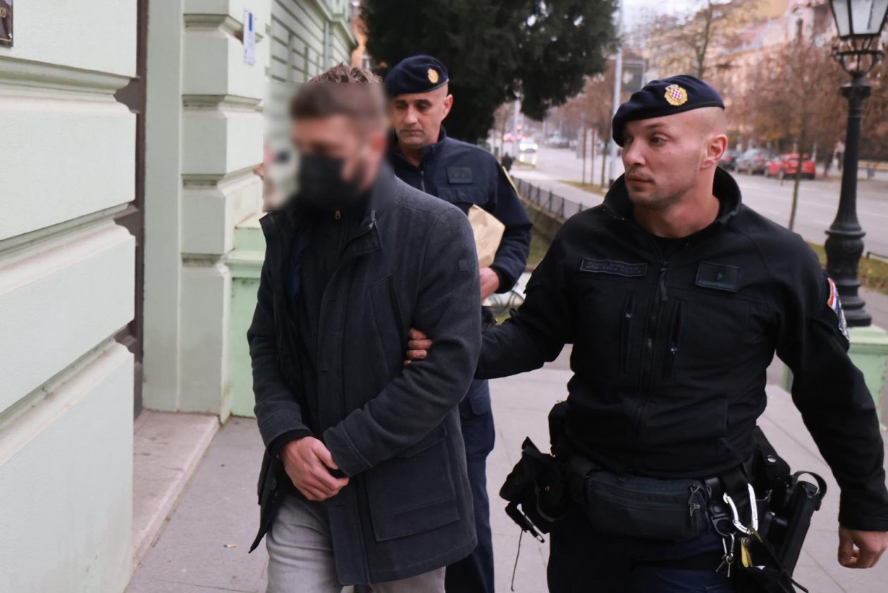 Osijek: Privođenje osumnjičenog zdravstvenog djelatnika kod istražnog sudca. Osijek: Privođenje osumnjičenog zdravstvenog djelatnika kod istražnog sudca.