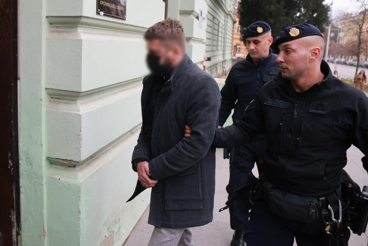 Osijek: Privođenje osumnjičenog zdravstvenog djelatnika kod istražnog sudca. Osijek: Privođenje osumnjičenog zdravstvenog djelatnika kod istražnog sudca.