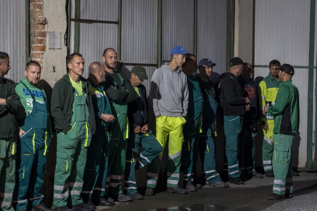 Gradonačelnik obišao radnike Unikoma Gradonačelnik obišao radnike Unikoma