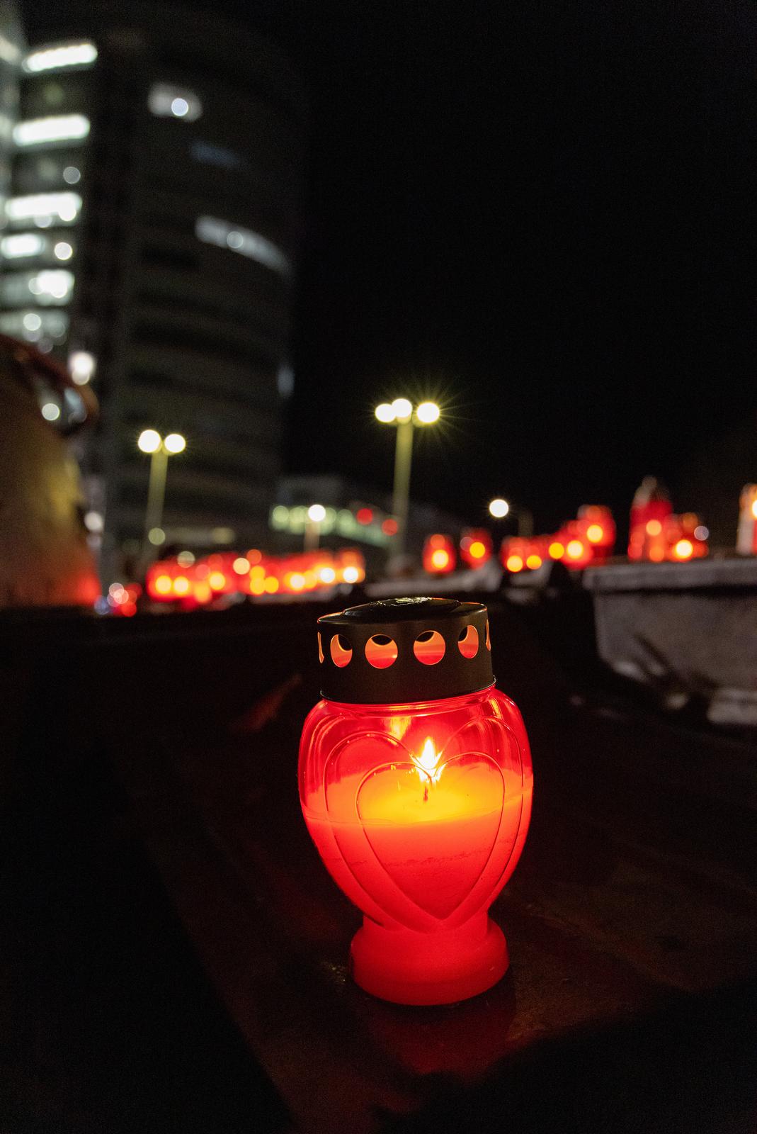 Paljenje svijeća u Vukovarskoj ulici 2025. Paljenje svijeća u Vukovarskoj ulici 2025.