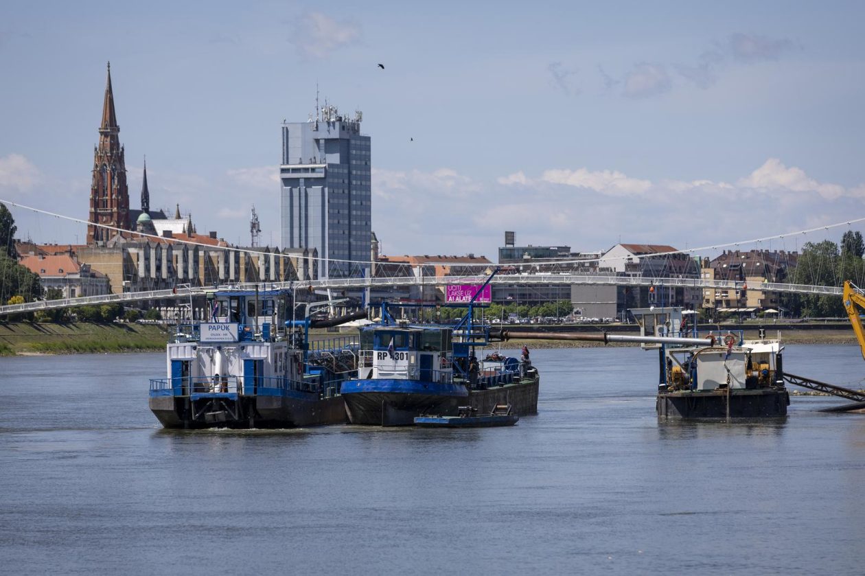 Osijek: Priprema za uređenje pješčane plaže na Kopiki Osijek: Priprema za uređenje pješčane plaže na Kopiki