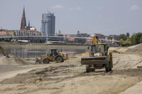Osijek: Nasipavanje pjeska na kupalište Kopika