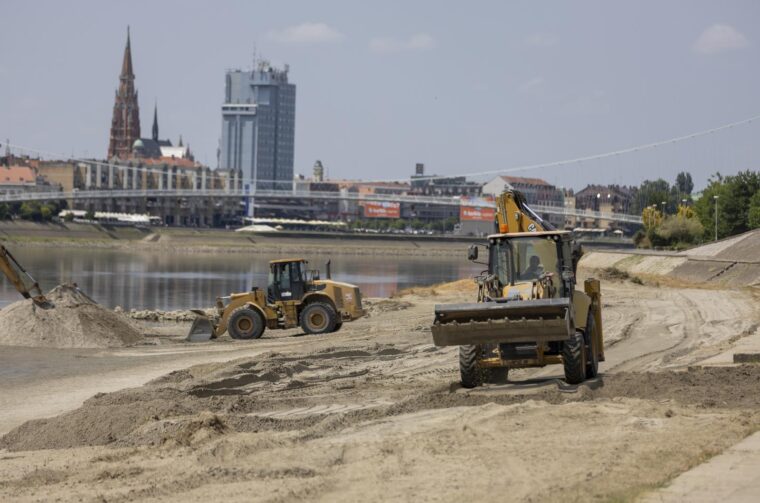 Osijek: Nasipavanje pjeska na kupalište Kopika