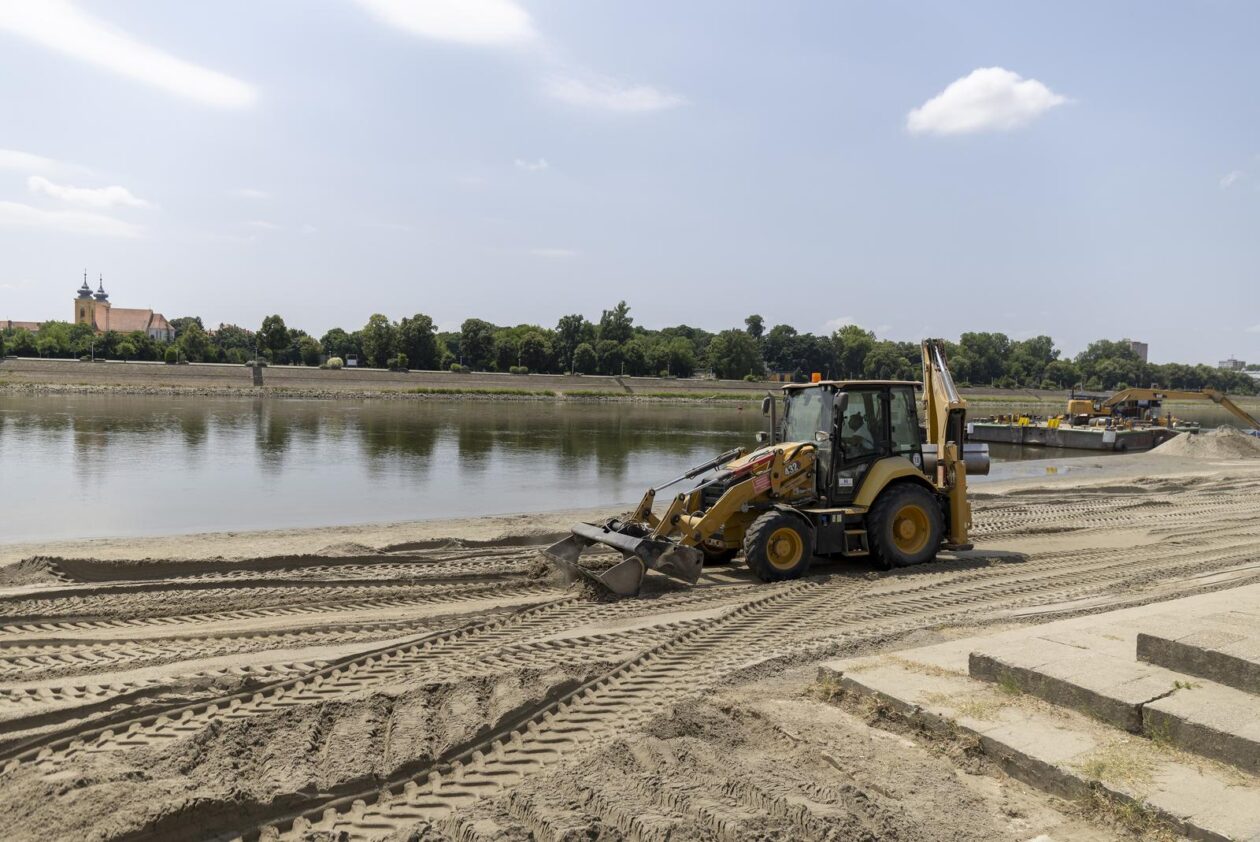 Osijek: Nasipavanje pjeska na kupalište Kopika