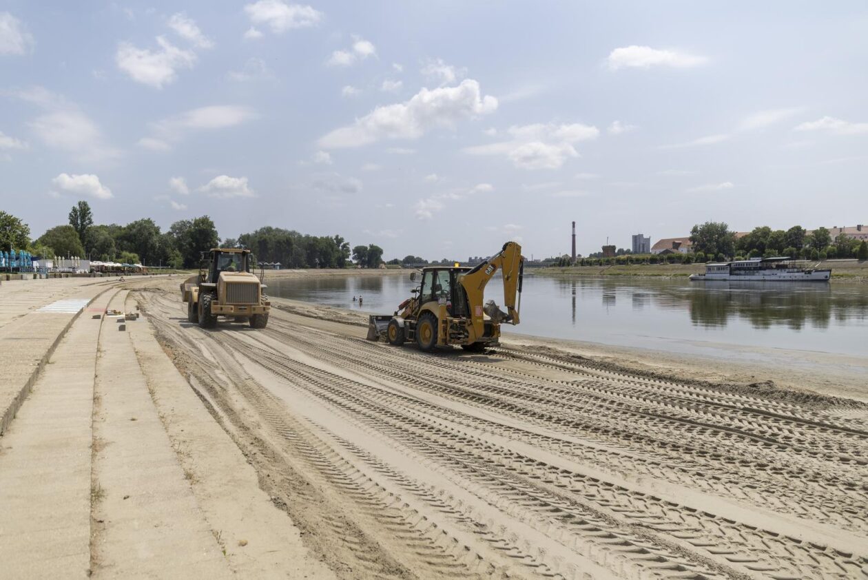 Osijek: Nasipavanje pjeska na kupalište Kopika