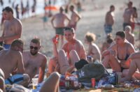 Osijek: Osječani pronašli osvježenje kupanjem na Dravi