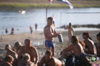 Osijek: Osječani pronašli osvježenje kupanjem na Dravi