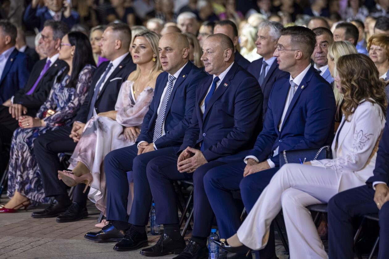 Vinkovci: 60. Vinkovačke jeseni pod sloganom “Jesen rumeni jabuka”