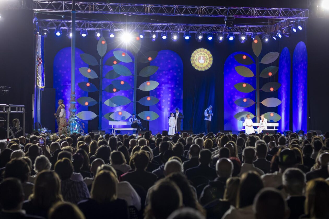 Vinkovci: 60. Vinkovačke jeseni pod sloganom “Jesen rumeni jabuka”