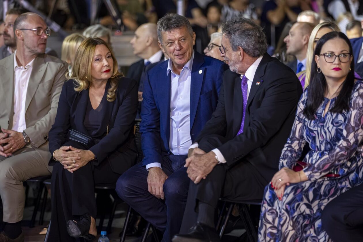 Vinkovci: 60. Vinkovačke jeseni pod sloganom “Jesen rumeni jabuka”