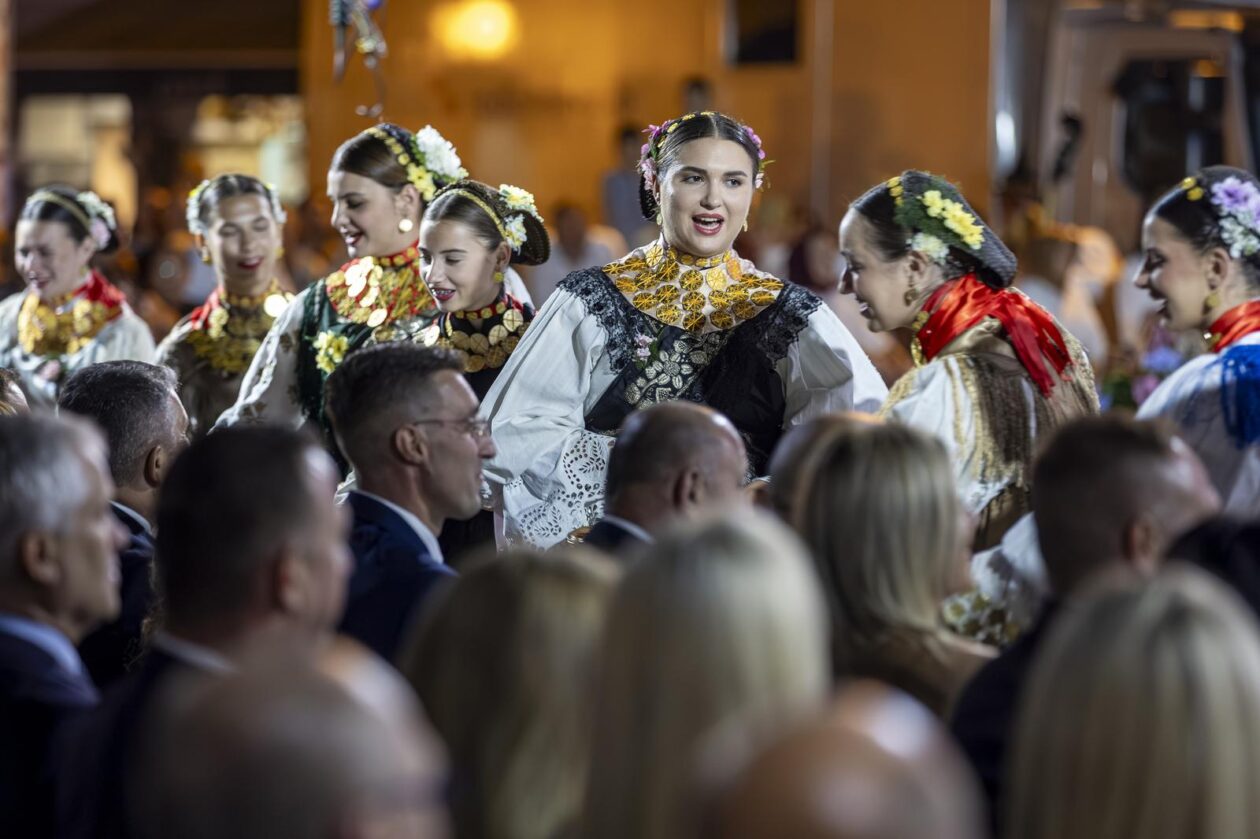 Vinkovci: 60. Vinkovačke jeseni pod sloganom “Jesen rumeni jabuka”