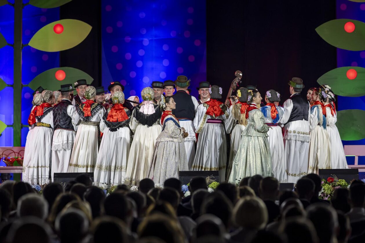 Vinkovci: 60. Vinkovačke jeseni pod sloganom “Jesen rumeni jabuka”