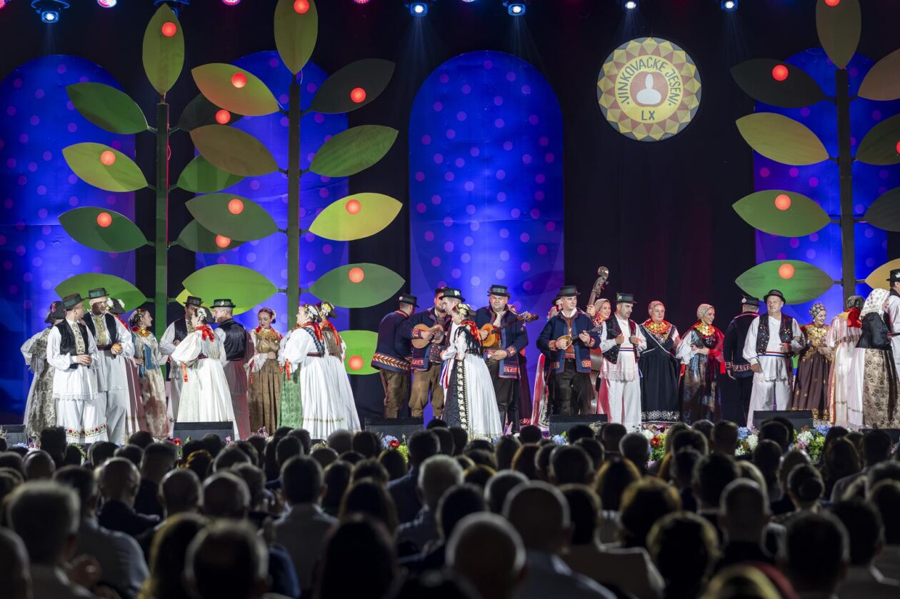 Vinkovci: 60. Vinkovačke jeseni pod sloganom “Jesen rumeni jabuka”