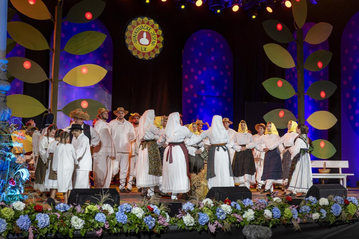 Vinkovci: 60. Vinkovačke jeseni pod sloganom “Jesen rumeni jabuka”