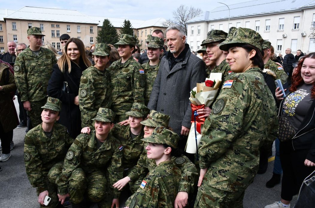 thompson u vojarni thompson u vojarni