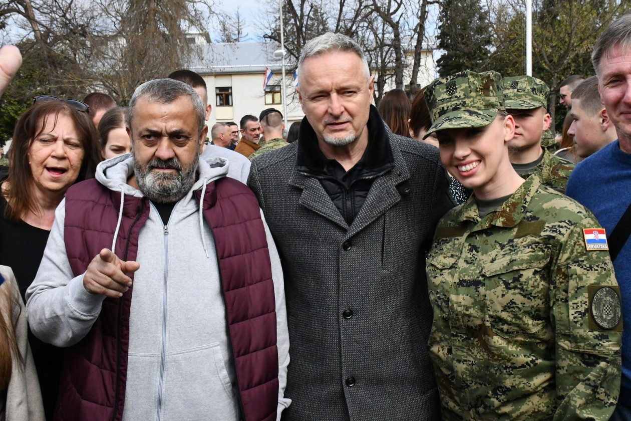 thompson u vojarni thompson u vojarni