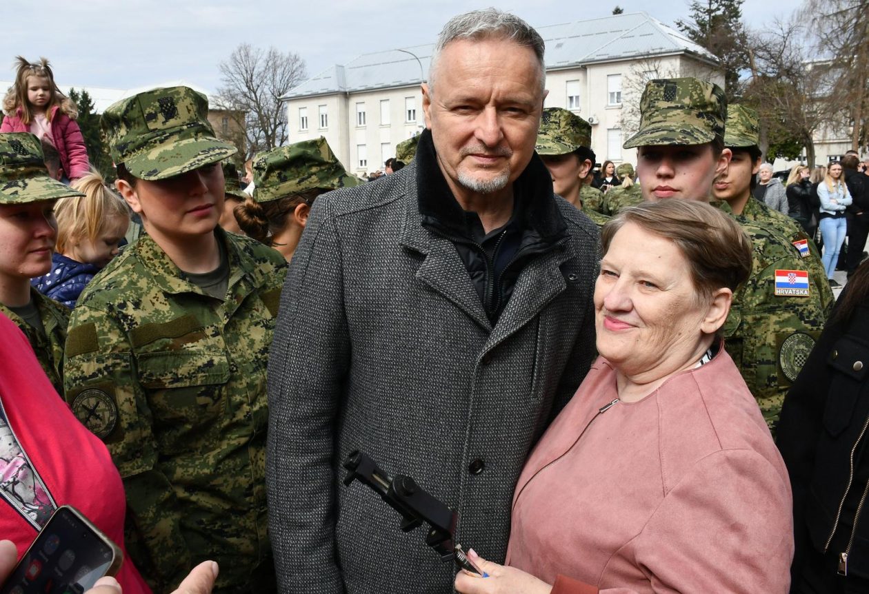 thompson u vojarni thompson u vojarni